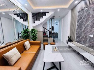 bán nhà 2 mặt ngõ , phạm văn đồng, cầu giấy gần trường đh quốc gia ngoại ngữ dt 52m2 x 4 tầng x 8,6