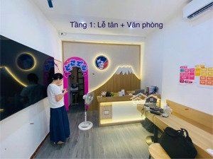 tôi cần bán nhà phố trần quốc hoàn, ô tô đỗ cửa, kinh doanh ngay, 4 tầng 6 ngủ, giá nhỉnh 15 tỷ