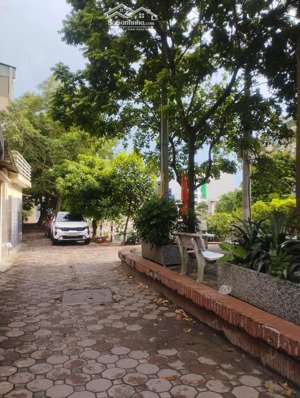 tân mai, hiếm, nhà đẹp, ô tô vào nhà, phân lô, view hồ, tiện ích, sđcc