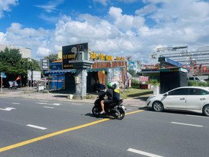 mt lê văn việt 10 x 18 - 30 tỷ