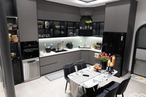 siêu phẩm xây mới ngõ 206 cổ linh, gara 2 ô tô, 53m x 7 tầng thang máy, full nội thất nhập.