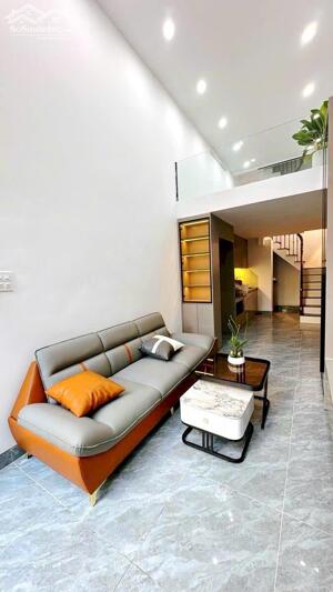 Nhỉnh 6 tỷ có nhà Thịnh Quang sát Ngã Tư Sở gần ô tô 5 tầng 28m2 3PN đủ nội thất ở, cho thuê tốt