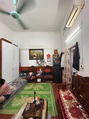 nhà tt đống đa, dân xây 36m2, mt 4m. giá: chỉ 5. x tỷ