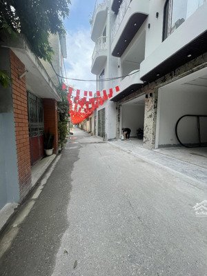 bán nhà phố chu huy mân 7 tầng thang máy gara ô tô 17tỷ