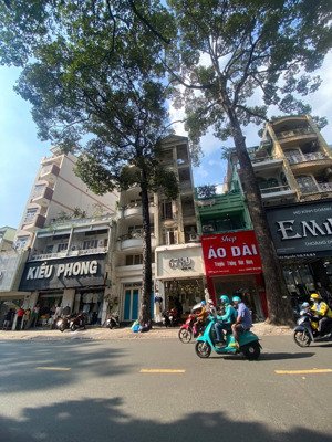 giam giá đặt biệt, chủ cần bán nhà mặt tiền đường nguyễn trãi p8 quận 5. dt 4x16m giá 42 tỷ. 5 tầng