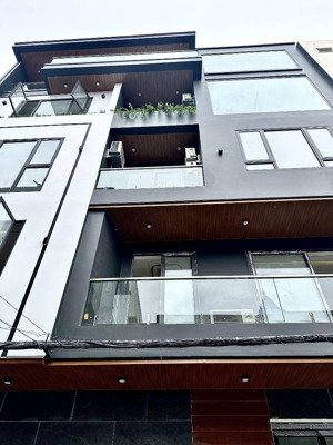 luxury house 5 tầng cực đẹp phố thiên lôi - ngay gần aeon mall - đường 8m ô tô tránh nhau