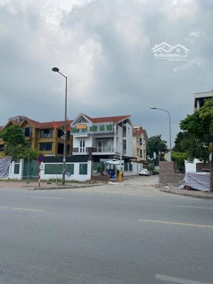 cho thuê nhà mp đỗ đức dục - mễ trì - nam từ liêm (đối diện ks mariot hn) 250m2 lô góc. giá 120tr