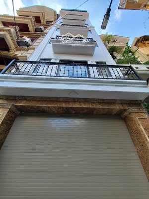 ***xuân thủy cầu giấy 10.5 tỷ 45m2 4 tầng 4 ngủ ***nhà đẹp tầm tiền zá êm