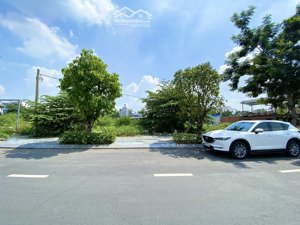 bán đất 8000m2 phù hợp làm kho bãi hoặc làm dự án. mặt tiền đường nguyễn thị tư, phú hữu, thủ đức