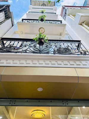 trung kính to: 34m2 - nhà mới 5 tầng, ba gác đỗ cửa, full nội thất - chỉ nhỉnh 7 tỷ!