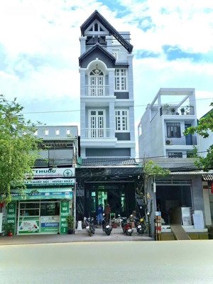 bán nhà mặt tiền huỳnh tấn phát vị trí kinh doanh đắc địa