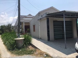 bán nhà ngay mặt tiền ấp 4, tân tây, gò công, tiền giang (gần chợ tân phú)