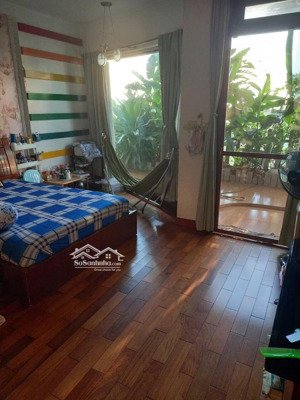 nhà xinh đẹp nội thất gỗ đỏ chỉ 8,8 tỷ ngay đường đồng đen