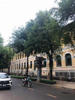 bán nhà mt nguyễn trung trực, p. bt, quận 1-dt:9m x 24m kc: 1 t7 tầng- giá:115 tỷ