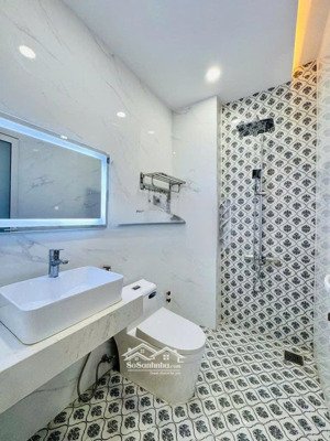 15 tỷ hẻm 8m đường huỳnh văn bánh ngay nguyễn văn trỗi cực kỳ đẹp