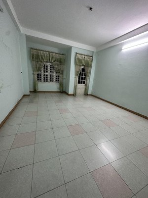 bán nhà 3 tầng đường nguyễn trác, hướng đông, gần công viên. gọi tuyết