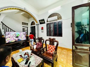 bán nhà thái thịnh ngõ thông ô tô kinh doanh dòng tiền 50tr/tháng