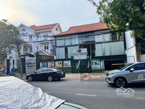 bán biệt thự mặt tiền nguyễn văn hưởng view sông bến du thuyền riêng giảm từ 350 còn 310 tỷ