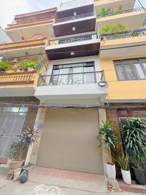 bán nhà lạc long quân - trịnh công sơn. 40m2. 5 tầng. gara ô tô. cách mặt phố 100m. giá 12.5 tỷ