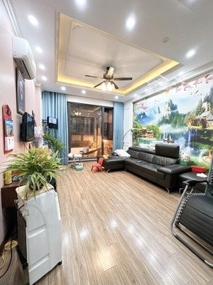 chính chủ bán nhà định công , phân lô quân đội , trước nhà ô tô tránh nhau .