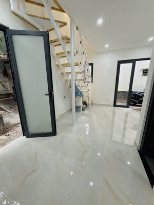 nhà đẹp hẻm thông ở ngay cầu bông chỉ 3 đồng rưỡi(3,5tỷ)