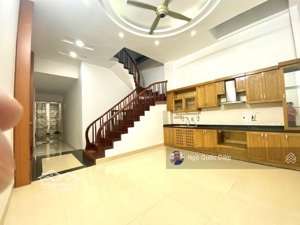 bán nhà pl cực đẹp mai dịch oto 2 mặt ngõ, thông các ngả, kinh doanh 