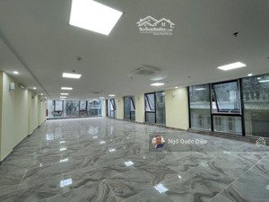 bán nhà mp hoàng quốc việt đẹp long lanh lô góc 3 thoáng, thang máy vỉa hè và 1 hầm 