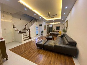 cho thuê liền kề spledora 4pn,4vs nhà hướng nam mát mẻ full đồ nhà sạch sẽ vào ở ngay