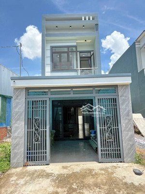 chủ hạ giá từ 4 tỷ xuống còn 3tỷ650 bán gấp căn nhà đẹp giá rẻ mua ở hay kinh doanh đều được