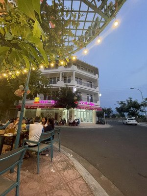 hot! tòa nhà căn góc 2 mặt tiền view công viên & sông siêu đẹp cho thuê ngay!