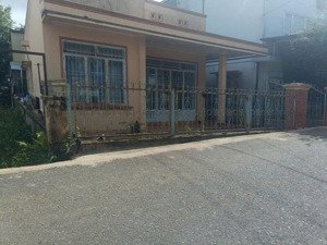 bán nhà đường thái phiên, phường 12, tp. đà lạt nhà rộng rãi, view thông đẹp, gần chợ