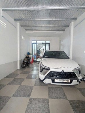 bán nhà 3 tầng 4.5x23 khu văn minh dương quảng hàm hxh 8m