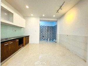 nhà gần chợ gò vấp trệt lầu 2pn 2wc có nội thất huỳnh khương an, p5, giá 12 triệu