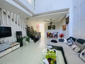 bán gấp căn biệt thự 2 tầng 157m2 sơn trà - sát biển mân thái - chỉ hơn 9 tỷ.