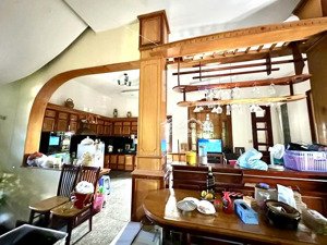 biệt thự 3 tầng lô góc phạm tứ, sát sông thăng long, dt 420m2, giá 25.5 tỷ