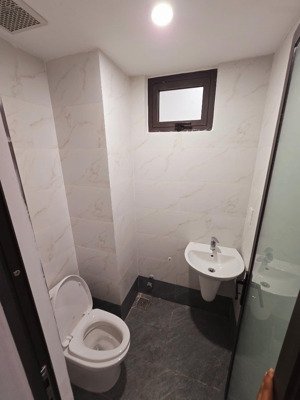 cho thuê mb riêng biệt khu hoà cường sát các trường đại học
di 120m ngang 7m mb mơi đep điêu hoà đ