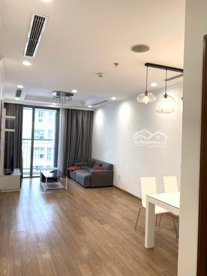 bán căn 79m 2 ngủ toà park premium
bếp thông logia, view bể bơi
nhà mới nguyên bản