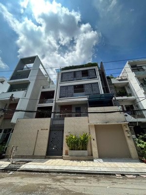 biệt thự mt cửu long khu sân bay cho thuê. dt: 10x20m. trệt 3 lầu sẵn nội thất. phòng rộng.