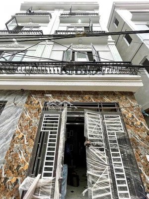 căn góc 43m2 x4t xây mới - ô tô qua cửa đường thông- cạnh chợ. gần yên nghĩa