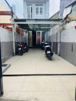 nhà mtkd 2 tầng, 4,3x29m. đs2, lê đức thọ, p16, gò vấp. chỉ 8tỷ9.
vị trí đắc địa, tiện kinh doanh