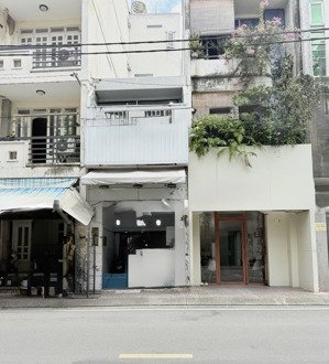 mặt tiền hồ bá kiện - p15 q10 - ngay ngã tư tô hiến thành ~30m (3.2x9) sổ vuônga4 - 3 tầng - 8.9 tỷ