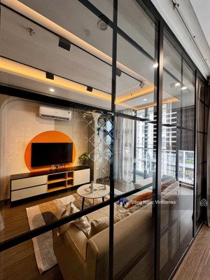 cho thuê- 2pn2wc nội thất thiết kế đẹp long lanh -66m2 - view nội khu tầng trung- check in ngay