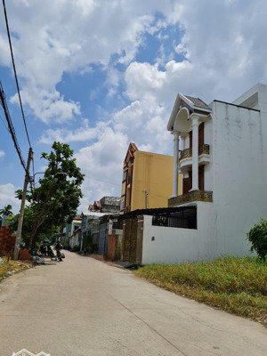 nhà hẻm xe tăng rẻ nhất phường thạnh xuân, quận 12. 120m2 khu dân cư yên tĩnh