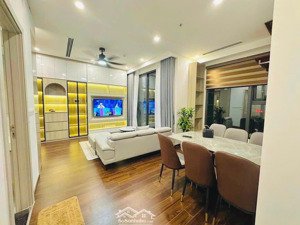 khách thuê trả nhà sớm nên tôi cần tìm khách mới cho căn 2n+ nội thất đẹp lung linh, view hồ, mpdv