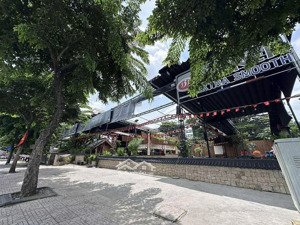 cho thuê nhà + sân vườn 300m², vị trí vàng - mt phạm văn đồng, giá siêu rẻ 40tr/th