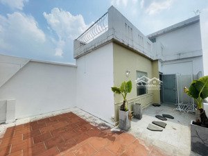 nhượng văn phòng studio 70m2 chỉ 7,5 triệu gần trung phụng, đống đa, view thoáng, ban công rộng