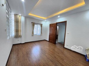 bán nhà mỹ đình, nhà mới ở luôn 32m, 5 tầng, lô góc 2 thoáng, giá chào chỉ 6.35 tỷ.