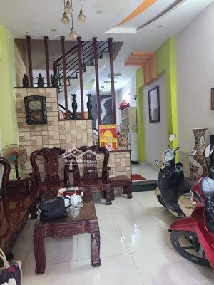 nhà đẹp, giá rẻ hẻm xe tải đường hà huy giáp- quân 12 sát gò vấp, cách cầu vượt ngã 4 ga chỉ 200m