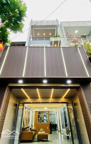 chỉ 7,5 tỷ có ngay mặt tiền kinh doanh đoàn văn bơ, p13, q4. shr cc ngay .