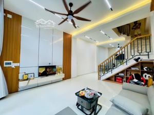 khu vực hiếm nhà bán đường 8m phổ quang,phú nhuận- 4m x 19m - nhà đẹp- ngay novaland - giá 15,8 tỷ